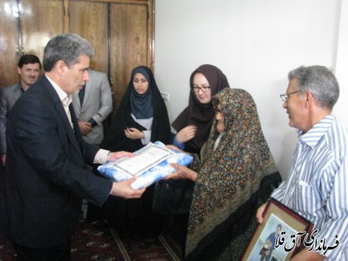 گزارش تصویری از غبارروبی مزار شهدا و دیدار با خانواده شهدای شهرستان آق قلا