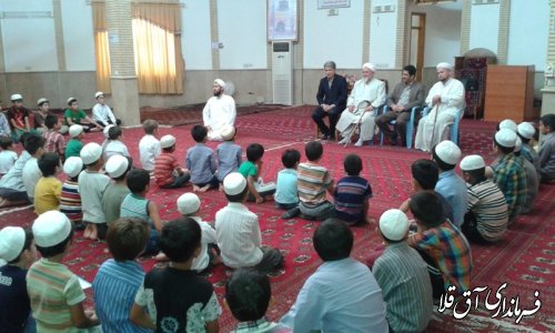 بازدید فرماندار شهرستان آق قلا از کلاسهای آموزش قرآن