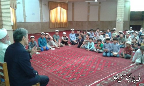 بازدید فرماندار شهرستان آق قلا از کلاسهای آموزش قرآن