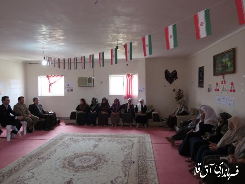 بازدید فرماندارشهرستان آق قلا از مرکزروزانه آموزشی وتوانبخشی و عیادت از معلولین در هفته بهزیستی