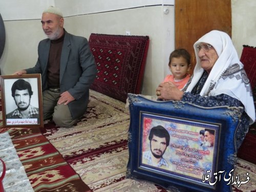 دیدار فرماندار شهرستان آق قلا با خانواده شهید به مناسبت دهه مبارک فجر