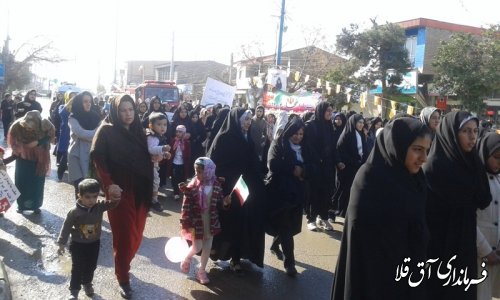 گزارش تصویری از حضور بانوان در راهپیمایی یوم الله 22 بهمن شهر آق قلا