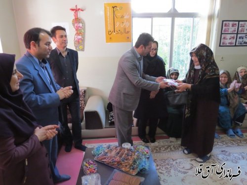 به مناسبت هفته بزرگداشت مقام شامخ مادر و زن از مادران مرکز توانبخشی یاشار شهر آق قلا تجلیل شد