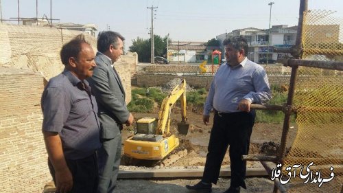 فرماندار شهرستان آق قلا از عملیات مرمت پل باستانی بازدید کرد