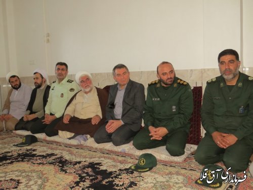 فرماندار شهرستان آق قلا با خانواده طلبه شهید"ابوبکر اونق" دیدار کرد