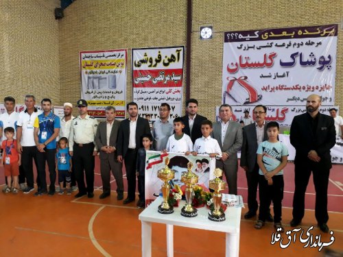 فینال مسابقات والیبال جام رمضان در روستای کرد بخش مرکزی برگزار شد