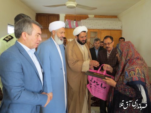 فرماندار شهرستان آق قلا با خانواده شهید"مراد گلدی مدنی"دیدار کرد
