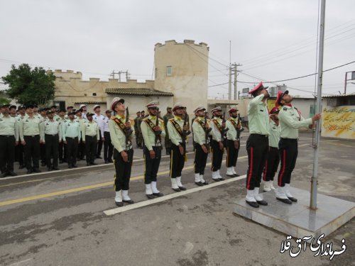 مراسم صبحگاه مشترک نیروهای نظامی و انتظامی در شهرستان آق قلا برگزار شد