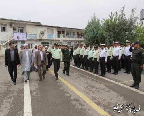 مراسم صبحگاه مشترک نیروهای نظامی و انتظامی در شهرستان آق قلا برگزار شد