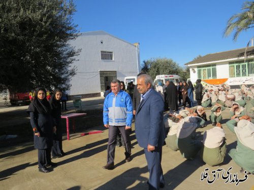مانور سراسری زلزله در دبیرستان شهید بهشتی شهر انبار الوم برگزار شد