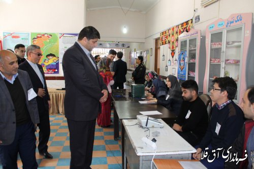 فرماندار و رئیس هیات اجرایی شهرستان آق قلا از شعب اخذ رای بازدید بعمل آورد