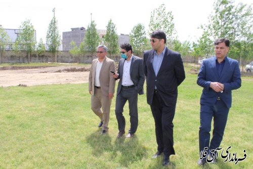 بازدید فرماندار از پیشرفت فیزیکی پروژه چمن مصنوعی شهر آق قلا